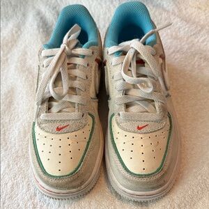 Little girls used Nikes